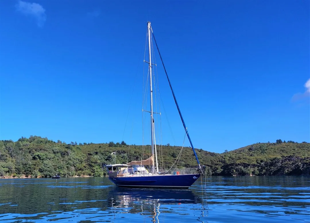 FRERS 43 sailing
