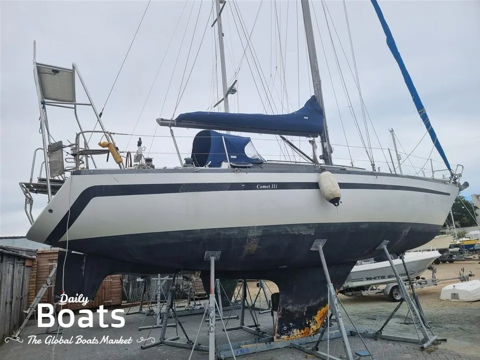 COMET 111 sailing