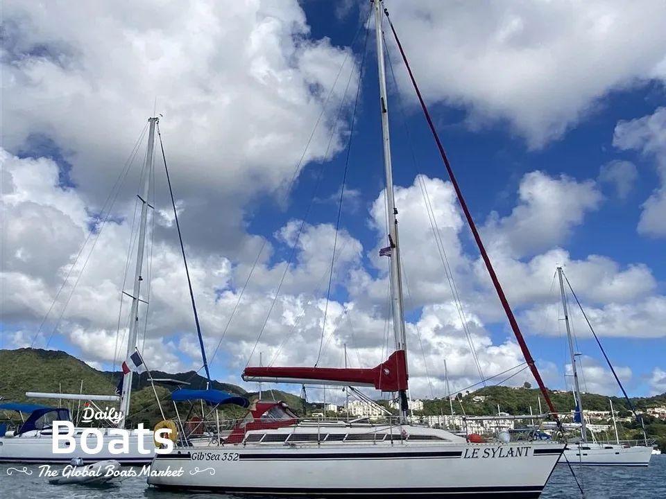 GIBSEA 352 sailing