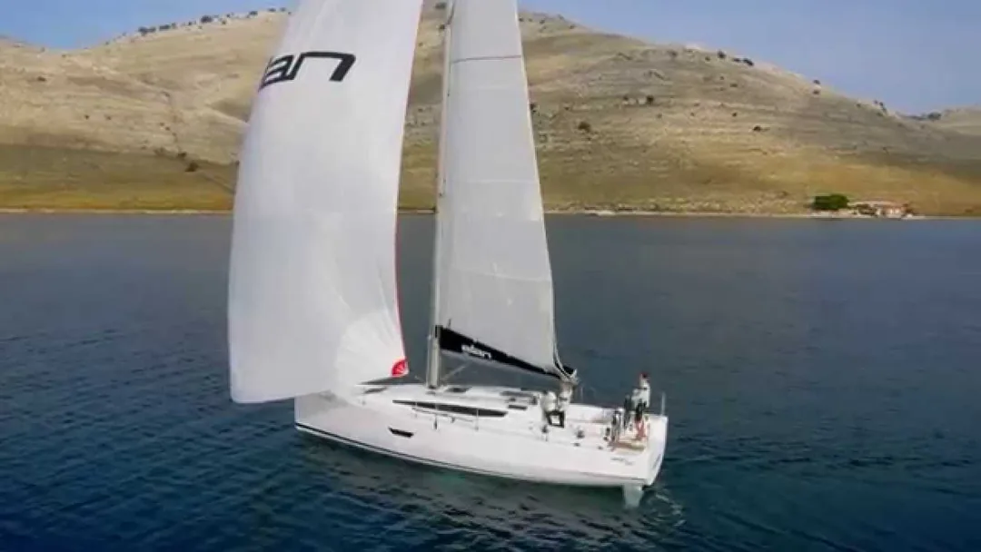 ELAN 360S sailing