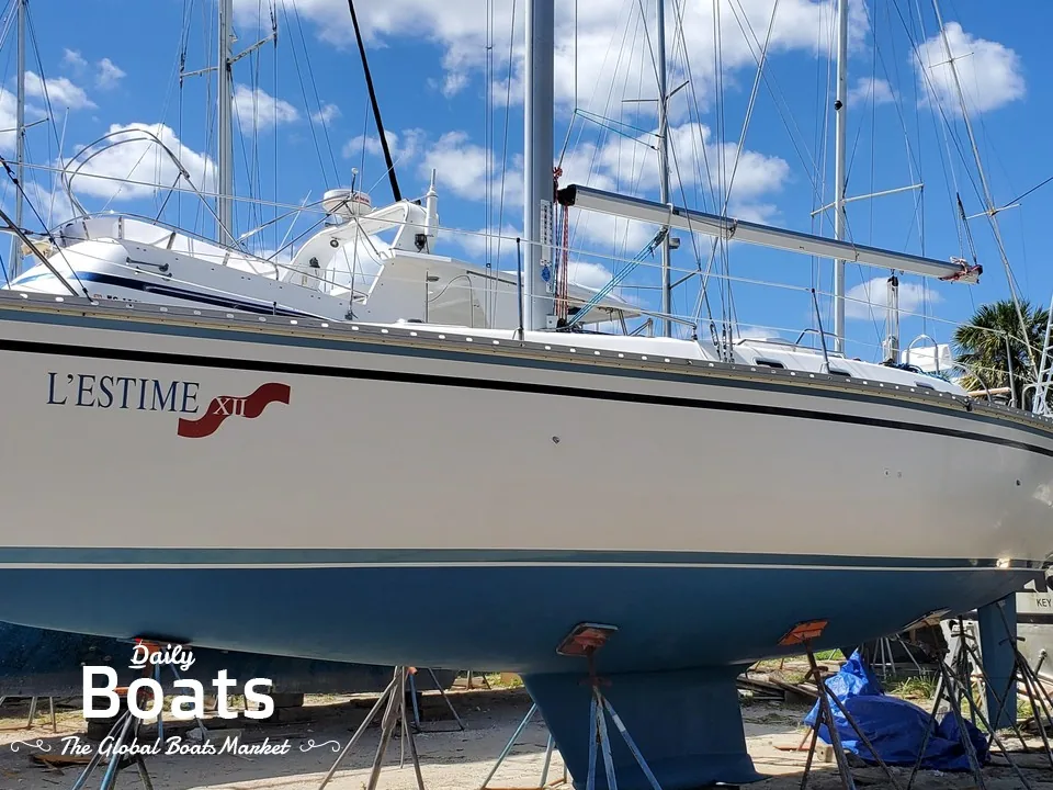 LEGEND37 sailing