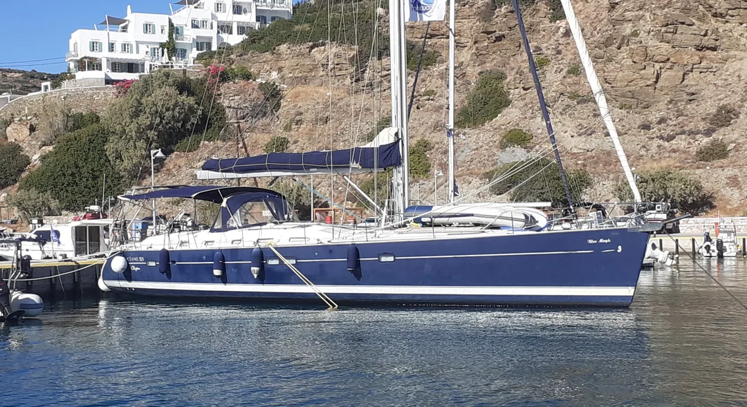 OCEANIS 523 sailing