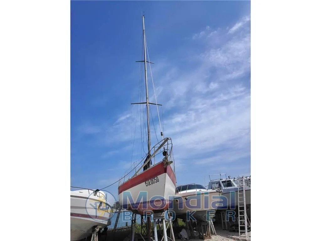 POLARIS 37 sailing