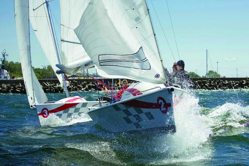 DELPHIA 24 (MOD) sailing