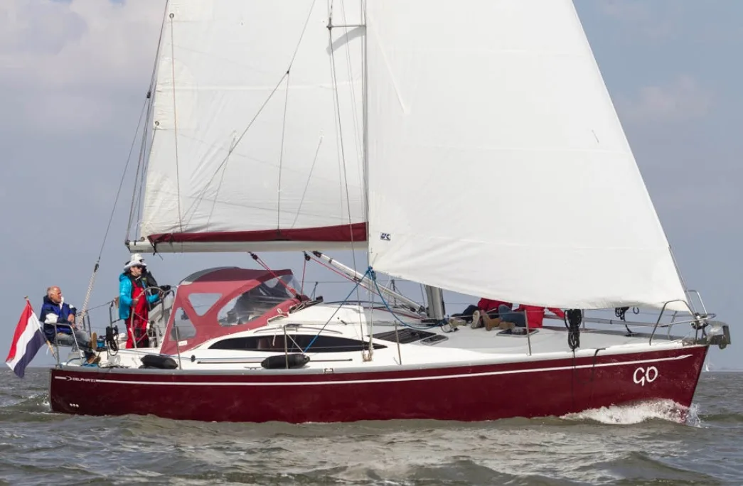 DELPHIA 37 sailing