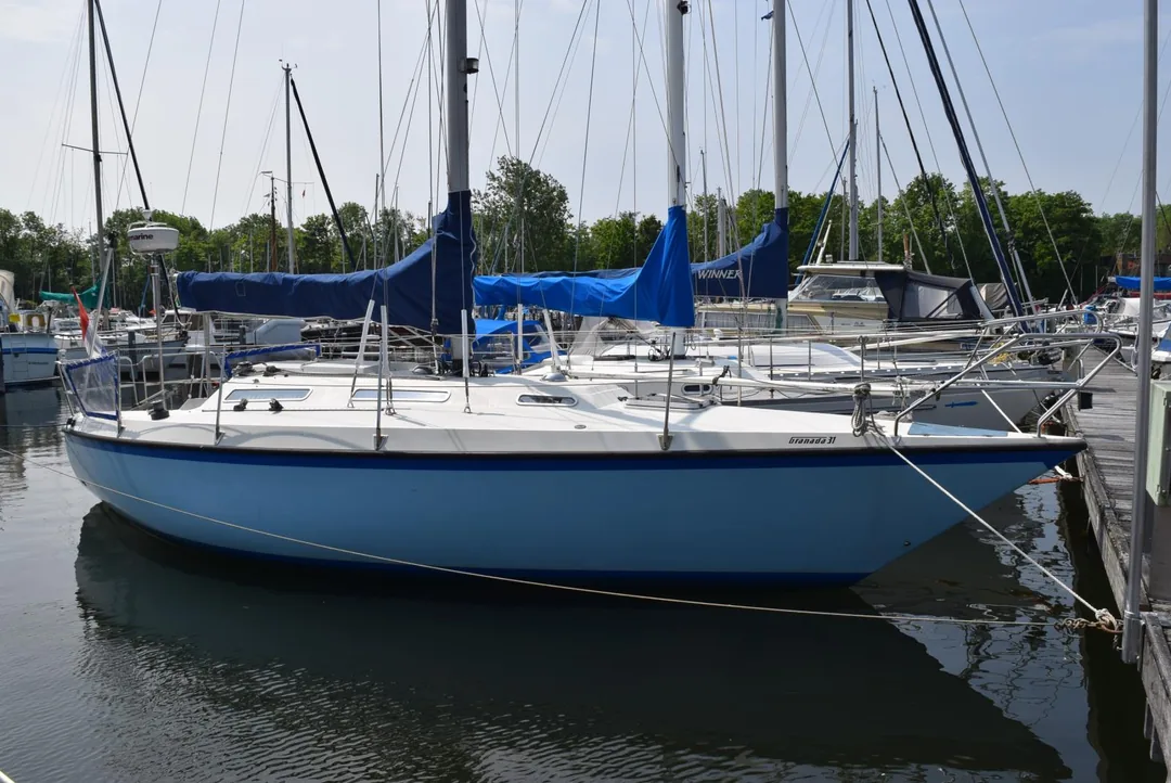 GRANADA 31 sailing