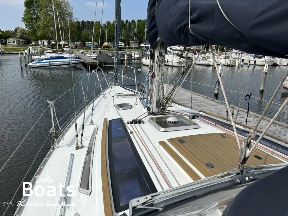 VOYAGE 11.20 sailing