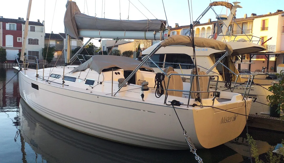 XC-35 sailing