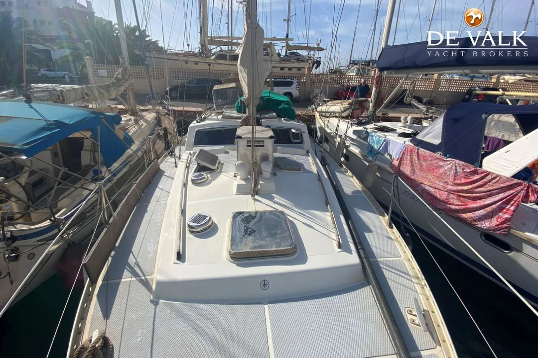 42 DS sailing