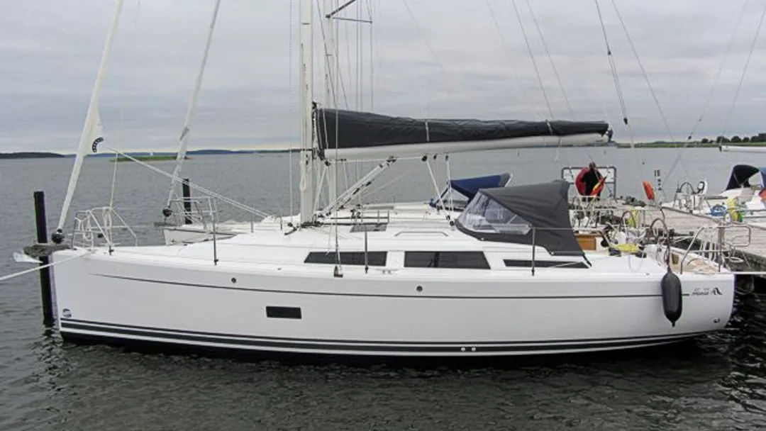 HANSE 348 sailing