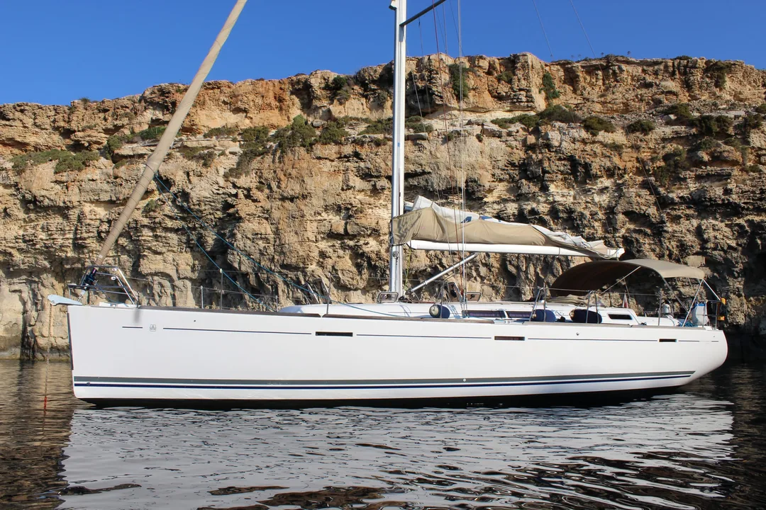 DUFOUR 455 GL sailing