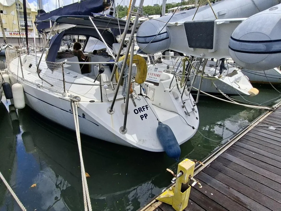 HARMONY 42 sailing