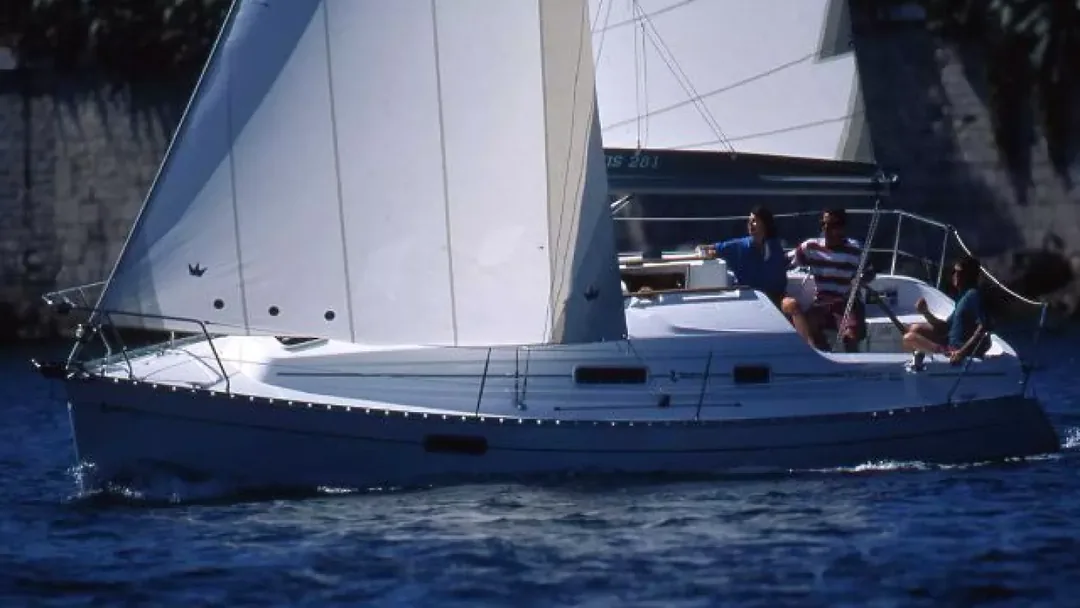 OCEANIS 281 sailing