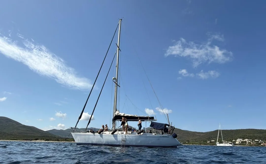 CANADOS 44 sailing