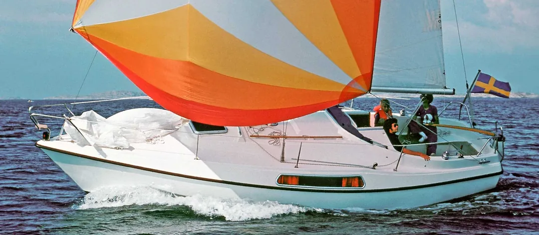 HR 26 sailing