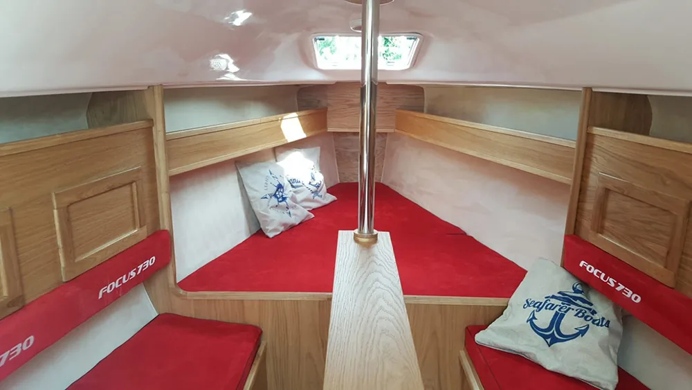 FOCUS 730 sailing