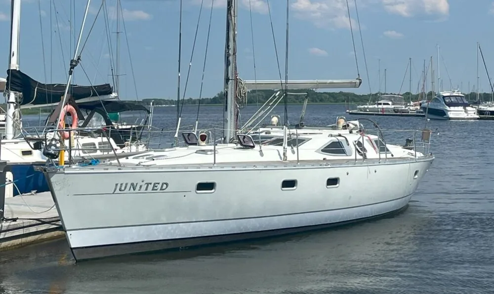 FEELING 416 sailing