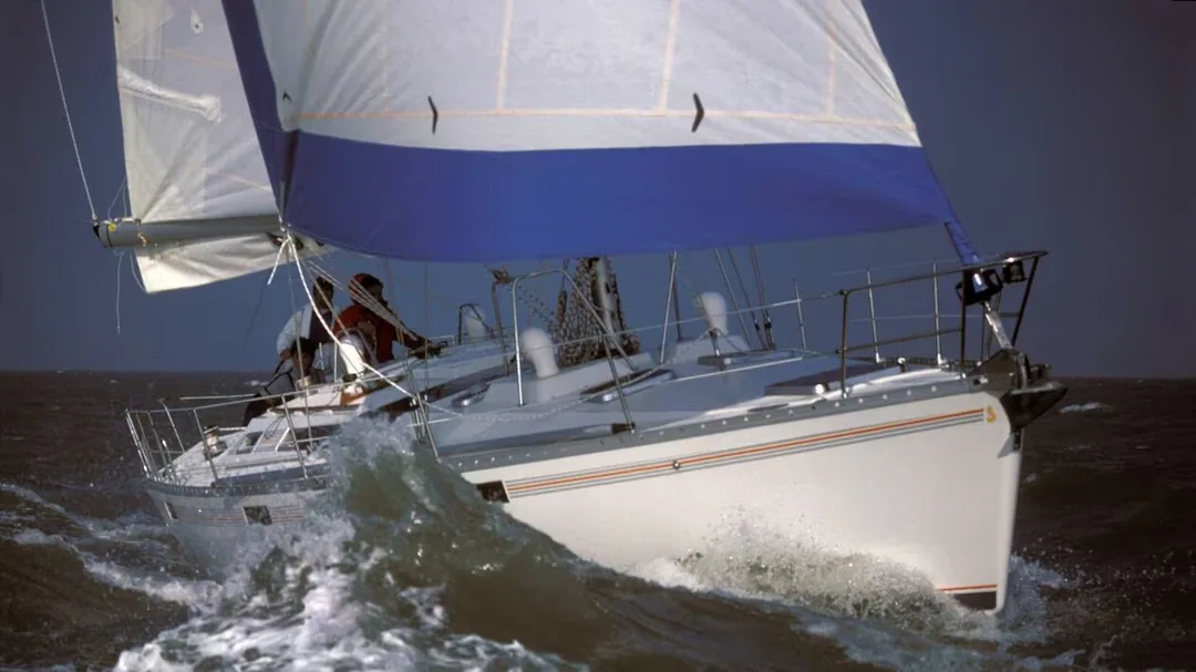 KELT 8 sailing
