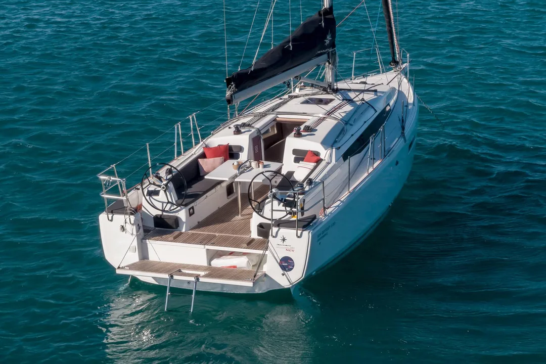 SUN ODYSSEY 380 sailing