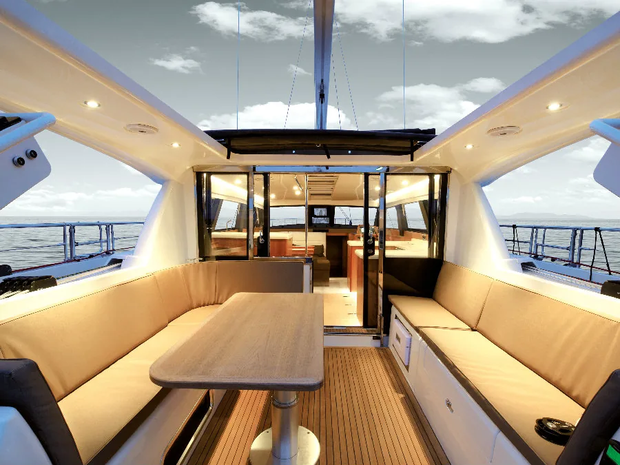 MOODY 54 DS sailing