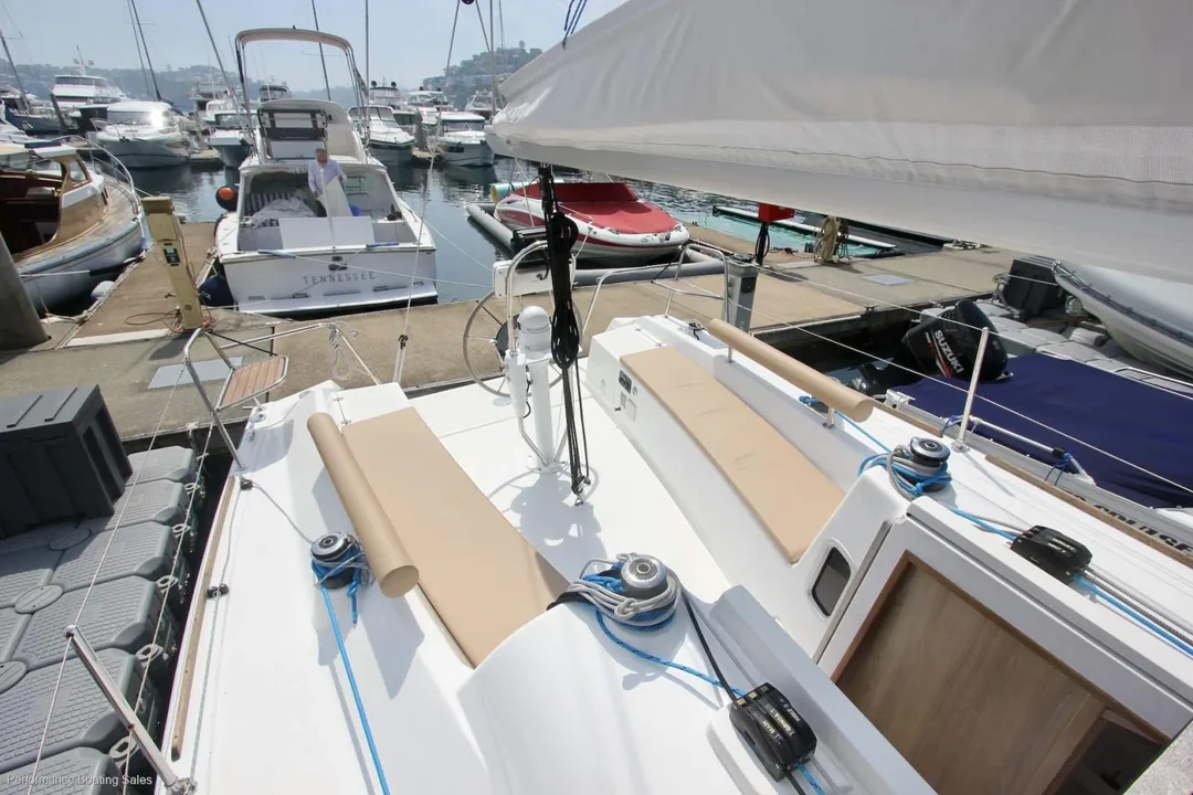 VIKO S30 sailing