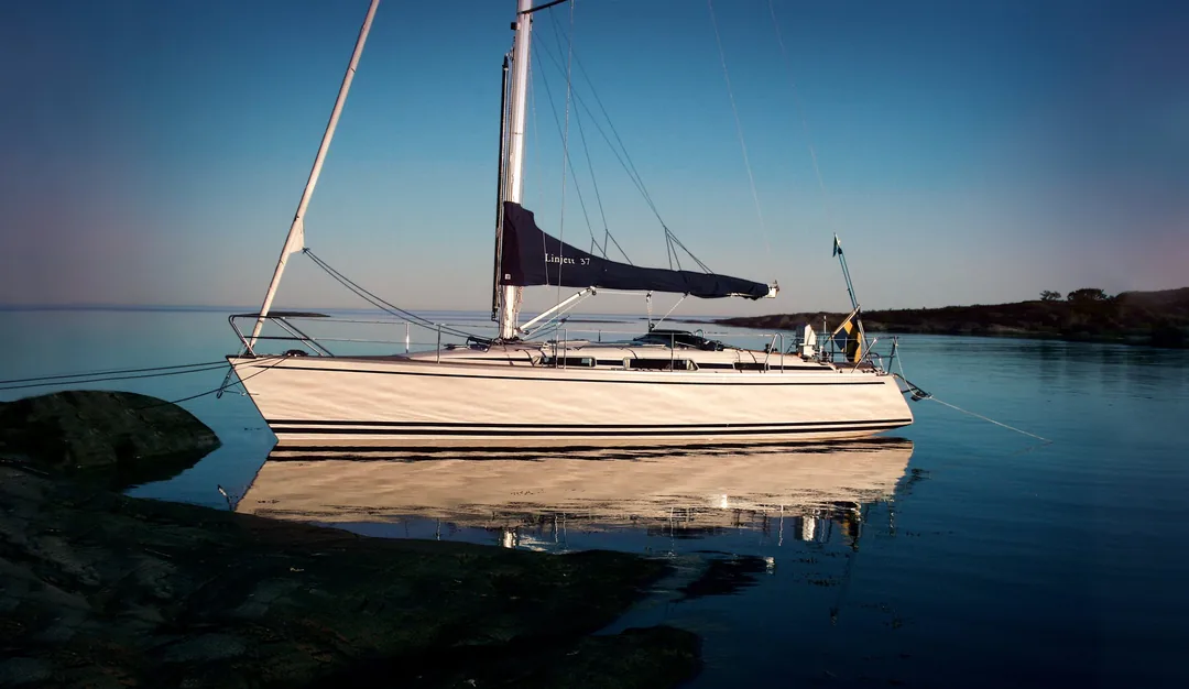 LINJETT 37 sailing