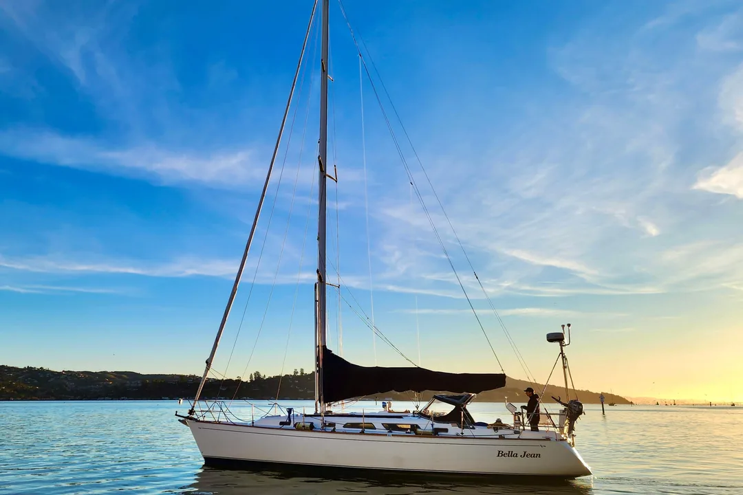SABRE 402 sailing