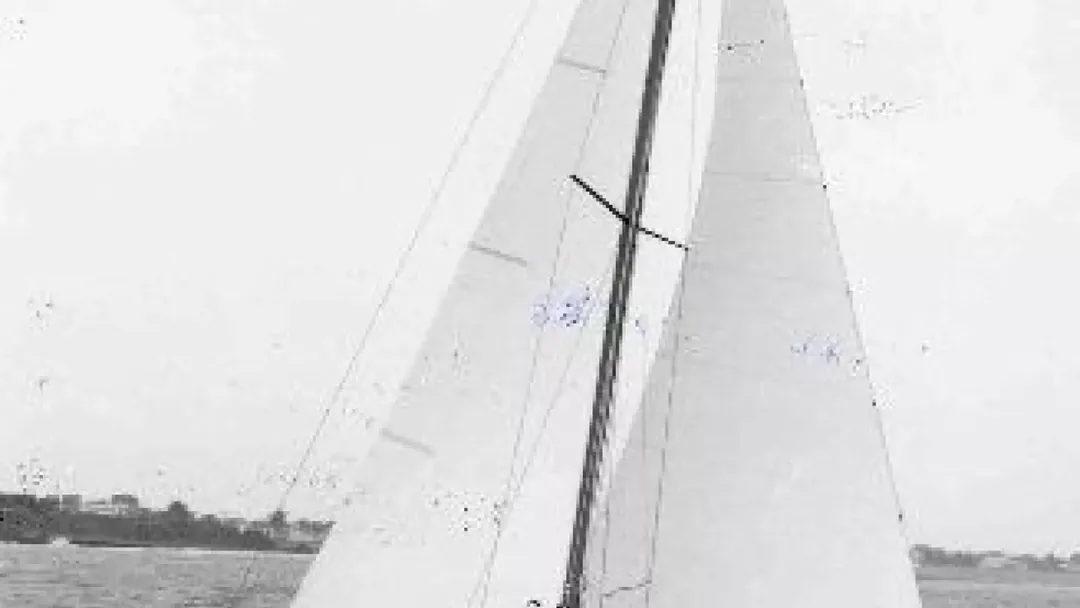 EVASION 28 sailing