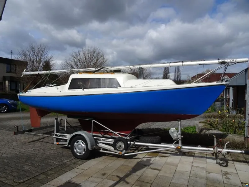 VARIANTA K4 sailing