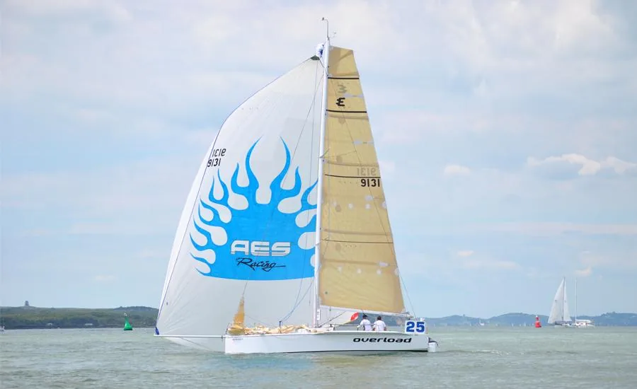 ELLIOTT 9SS sailing