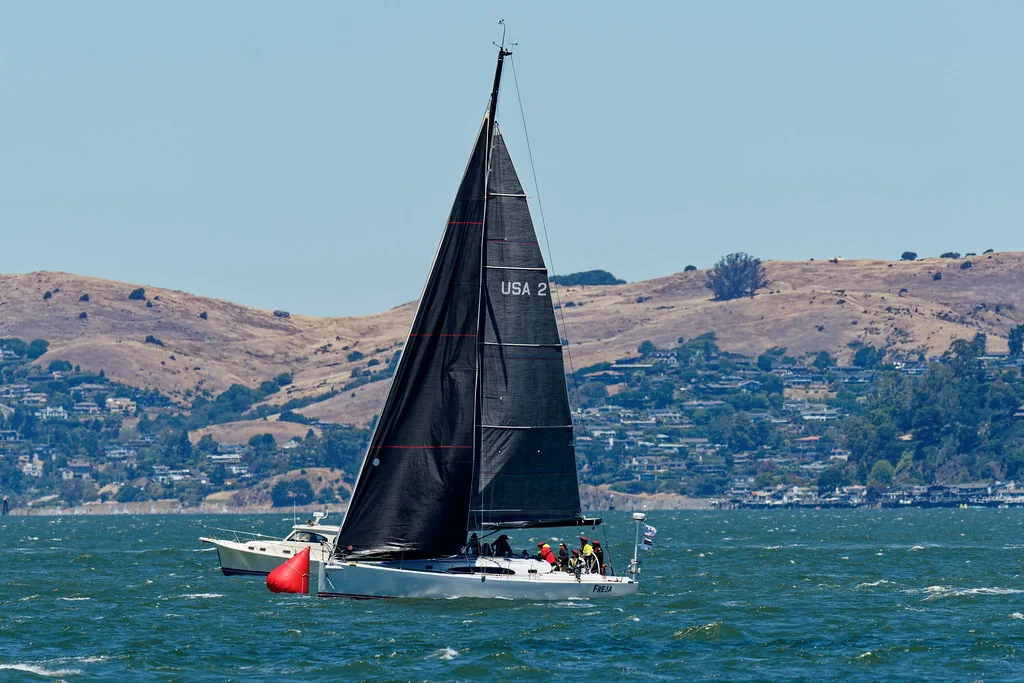 AERODYNE 43 sailing