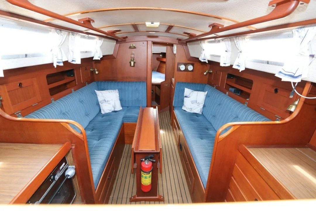 HALLBERG RASSY 29 sailing