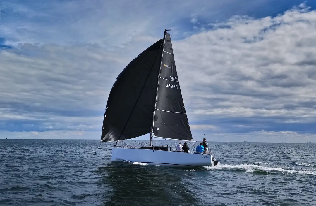 N-FUN 30 sailing
