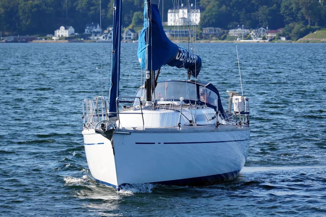 NISSEN 11M sailing