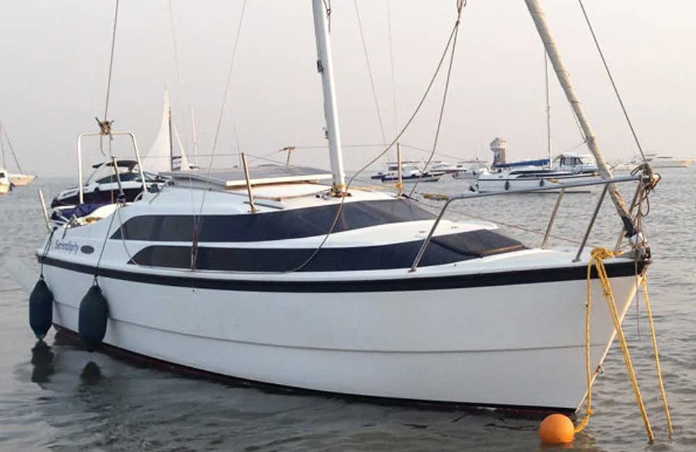 MACGREGOR 26 sailing