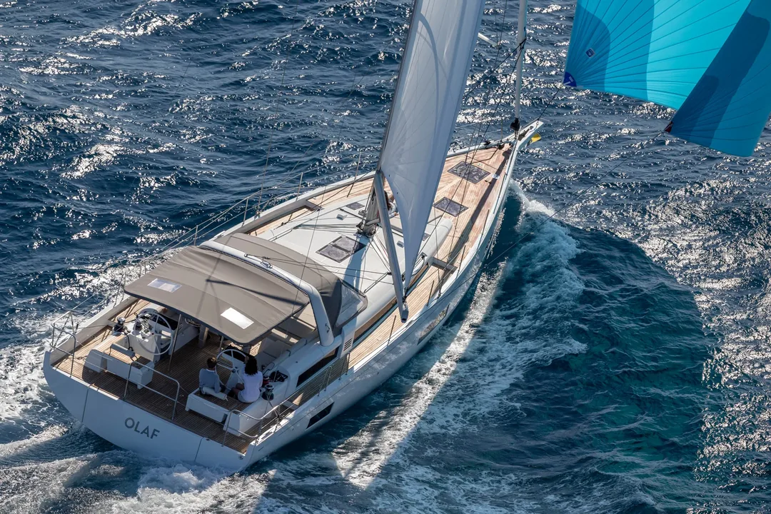 OCEANIS YACHT 54 sailing