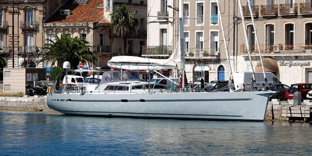 GARCIA 86 sailing