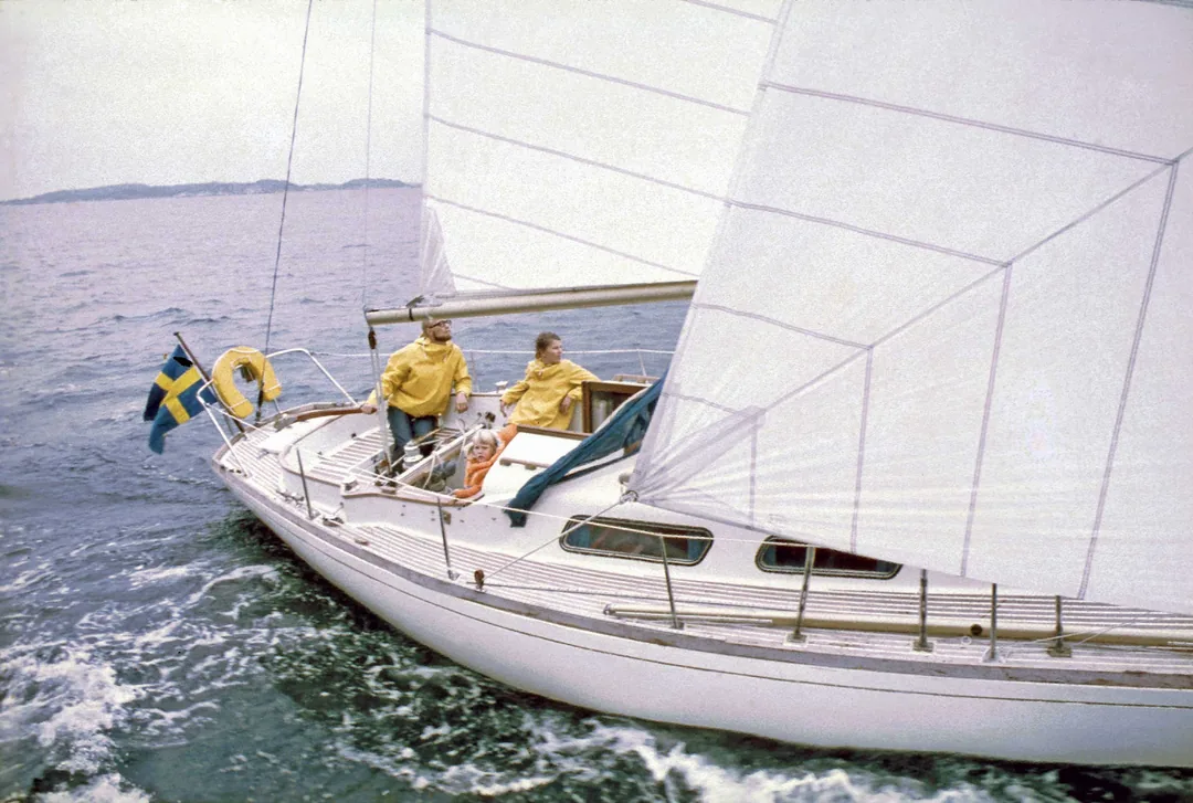 MISTRESS sailing