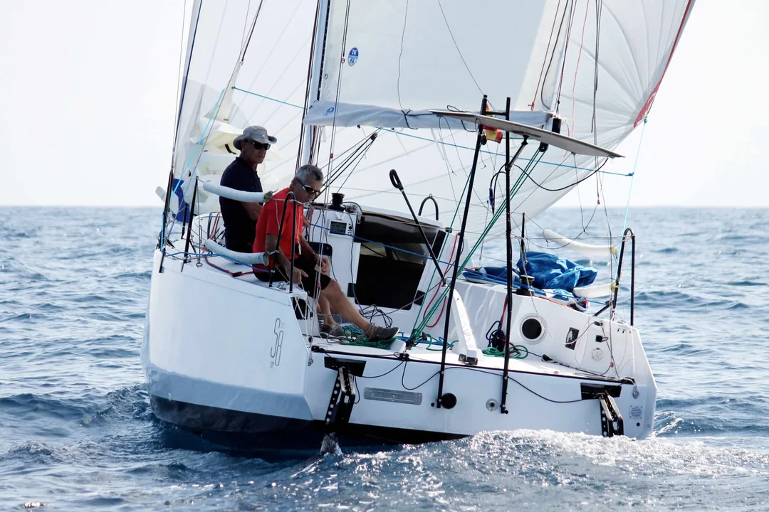 SARCH S8 sailing