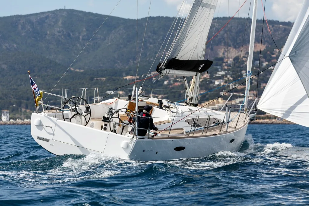 MAXI 1200 sailing
