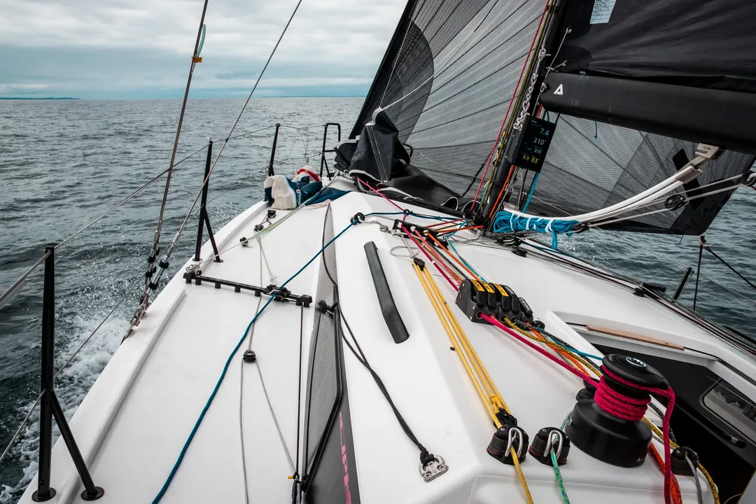 JPK 10.50 sailing