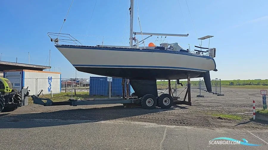 GRANADA 35 sailing