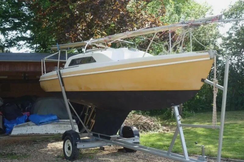 HUNTER EUROPA sailing
