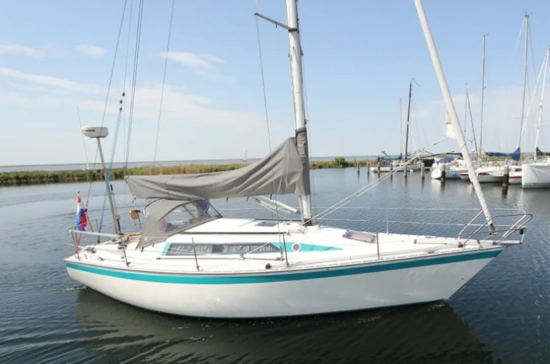 FRIENDSHIP 33 sailing