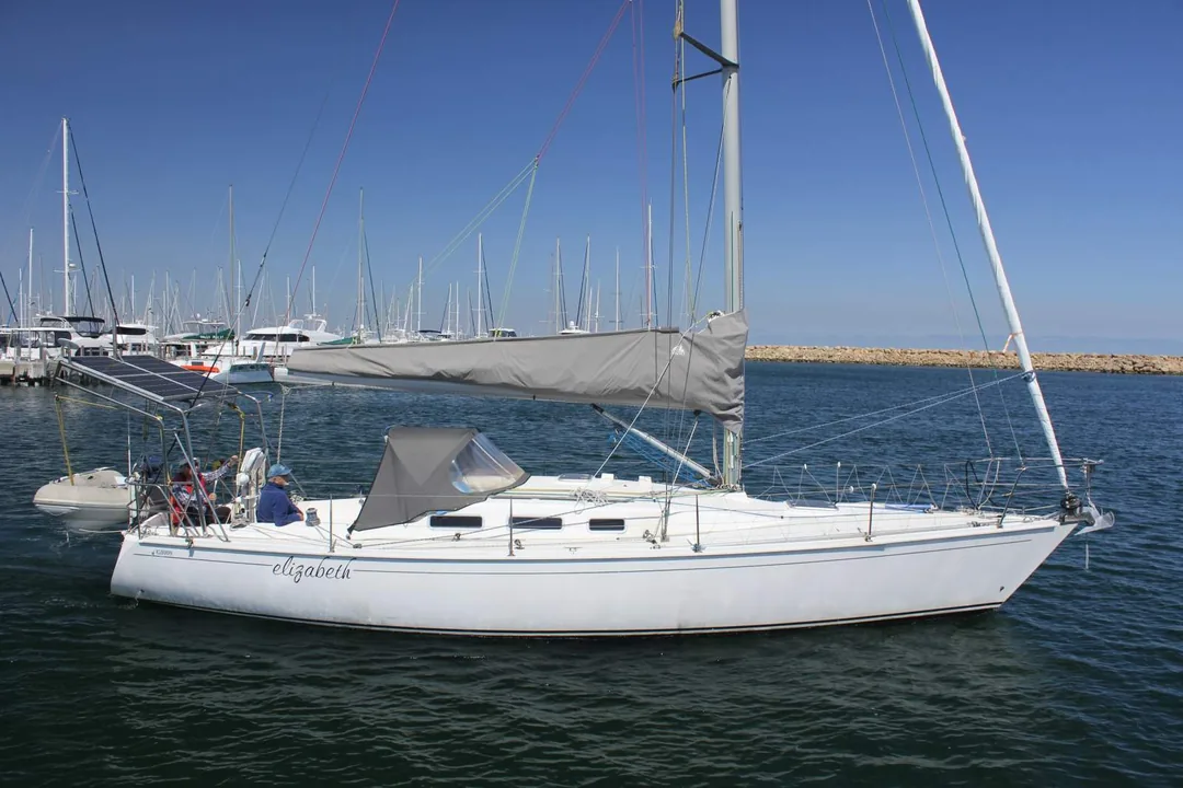 NORTHSHORE 380 sailing