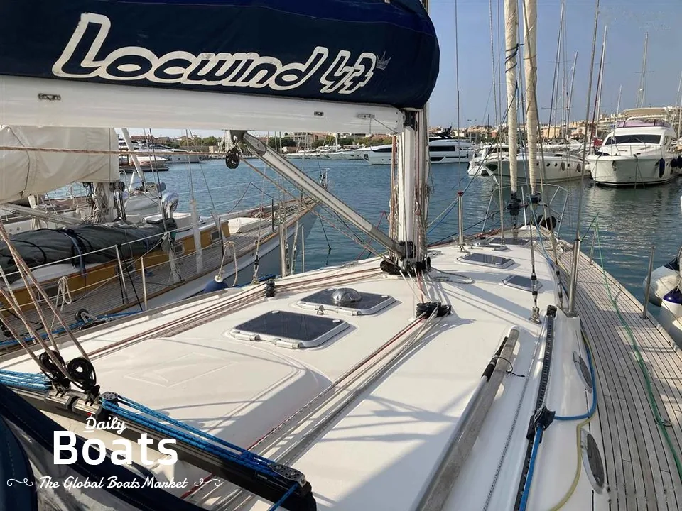 LOCWIND 47 sailing