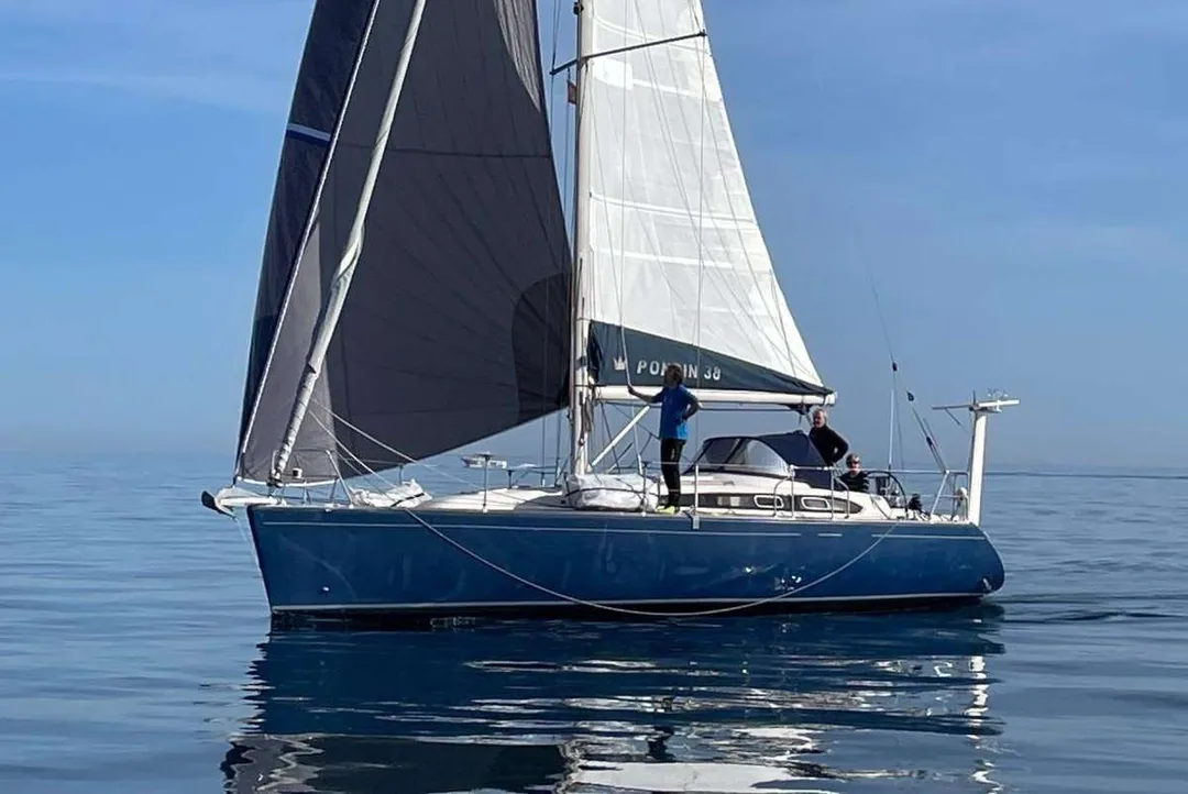 DIVA 38 sailing