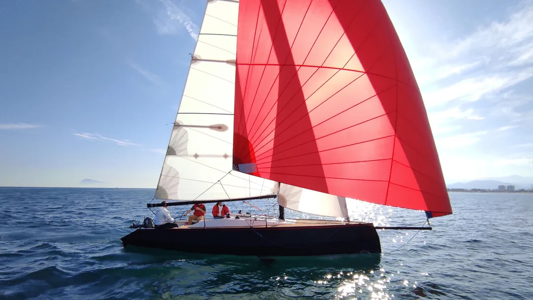 SARCH DS8 sailing