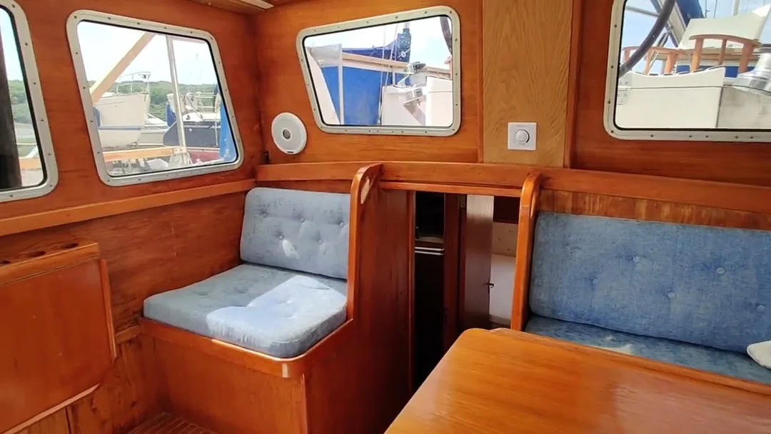 SEAFINN 411 sailing