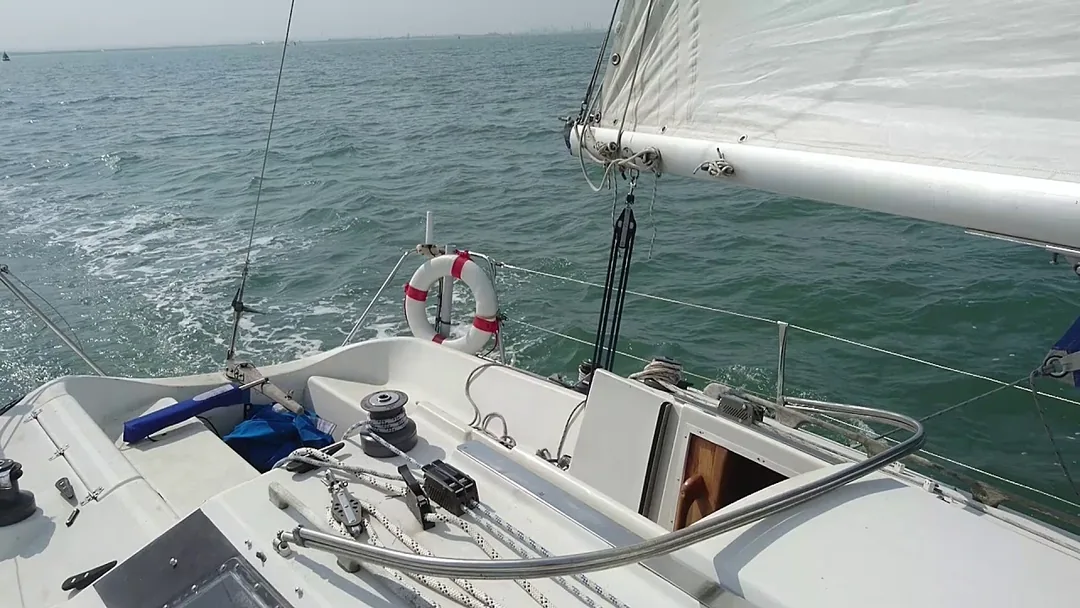 KELT 29 sailing